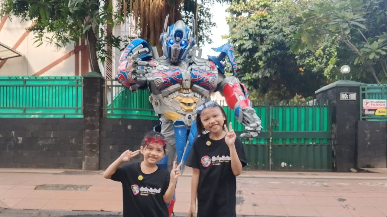 Ketemu OPTIMUS PRIME di Taman Mbungkul