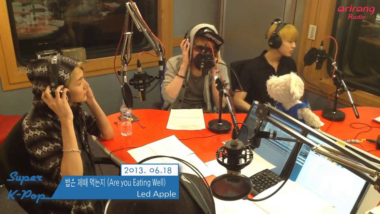 [Super K-Pop] 레드애플 (Led Apple) - Bad Boys & 밥은 제때 먹는지 (Are you eating well)