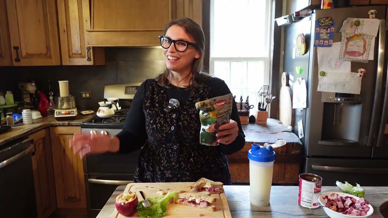 Recreating Vintage 1920s Lunches: Apple Celery Salad, Ham and Currant Jelly Sandwich