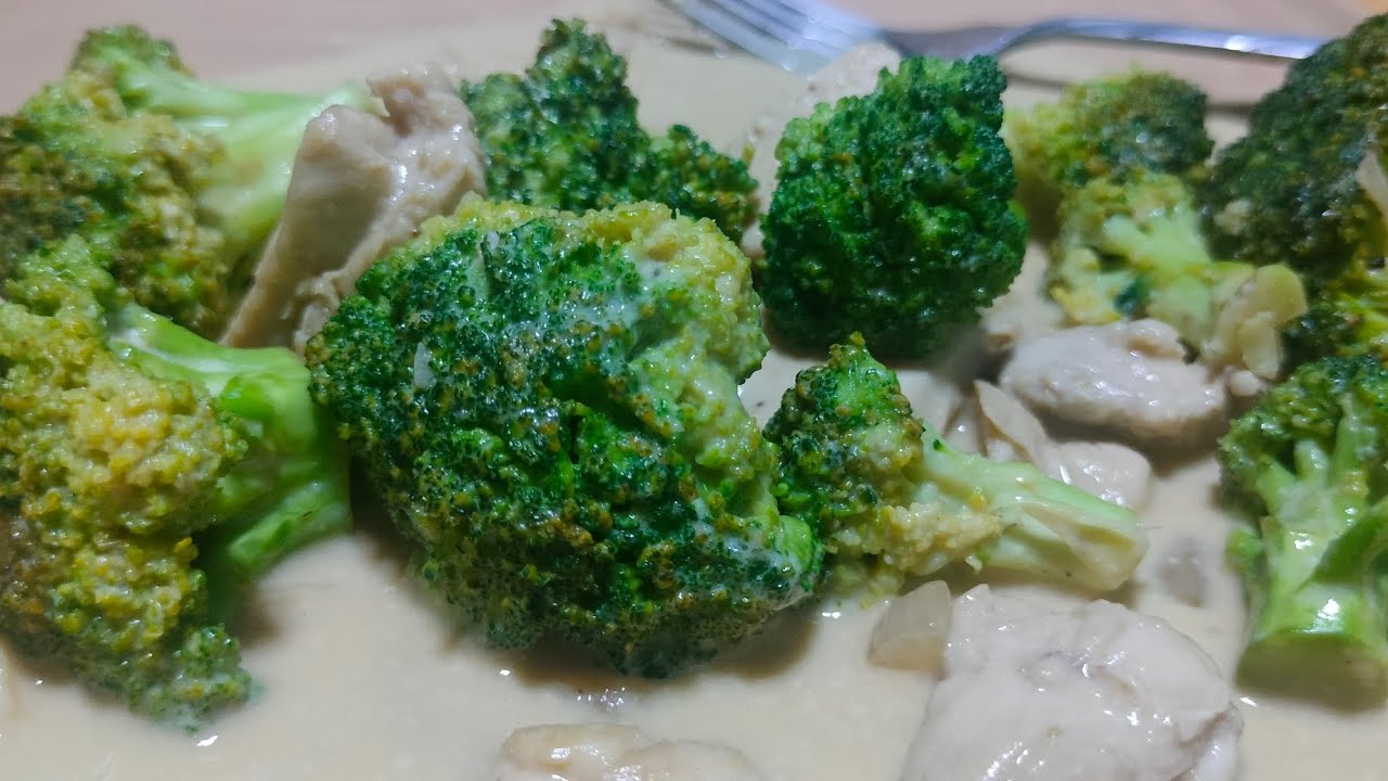 Delicious and easy chicken broccoli #chickenbrocolli #creamychickenbrocolli