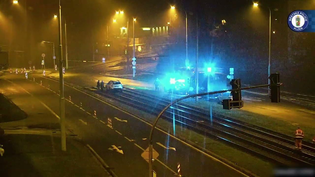 Jízda autem po kolejišti pod vlivem alkoholu 🚉🍺