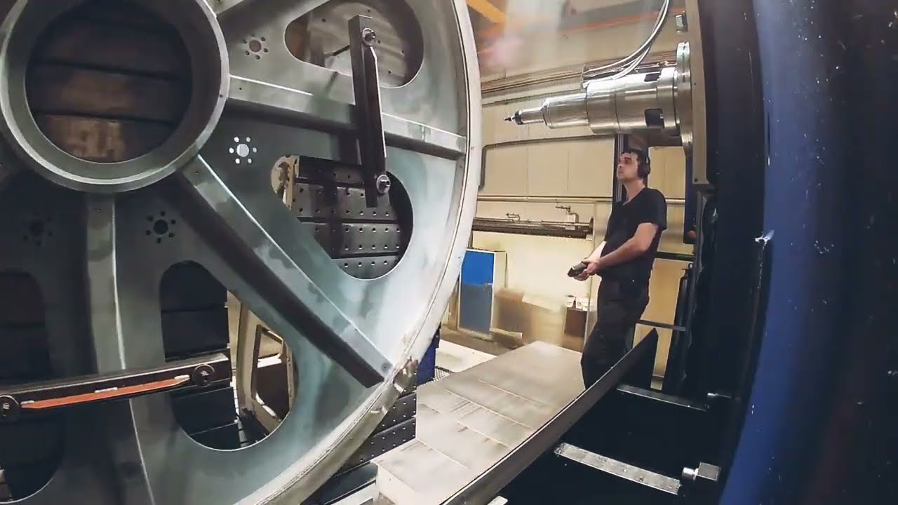 installation of a large part on a CNC milling machine TOS