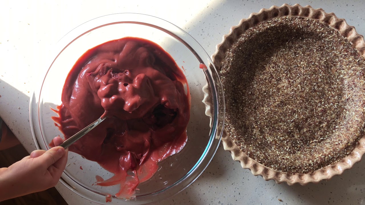The Making of Raw Vegan Strawberry Pie