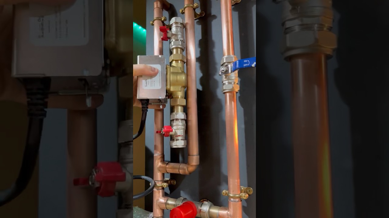 How to fit heating valves using clever coupler! #plumbing #subscribe #diy #howto #youtubeshorts