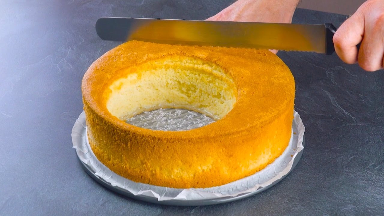 Bake A Cake With A Huge Hole In It | The Perfect Recipe For A Gorgeous Christmas Cake!