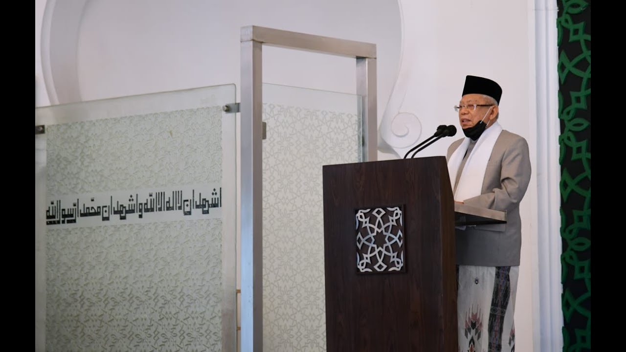 Khotbah Salat Jumat di Masjid Baiturrahim Kompleks Istana Kepresidenan