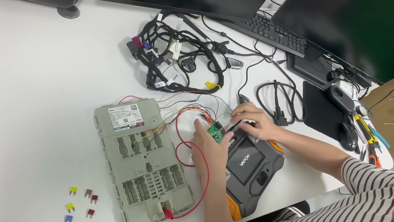 Add a new key of BMW G chassis series car by VP100 key programmer