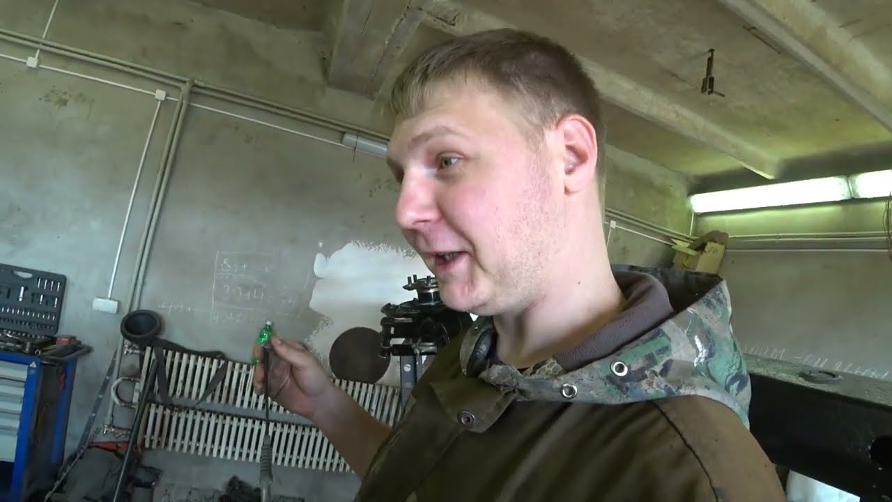 Рояль в салоне, установка приводов CROWN GS 131