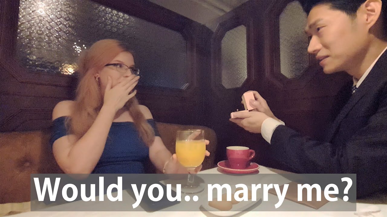 [Surprise] Korean Boyfriend Proposes To His English Girlfriend | AMWF International Couple | 국제 커플