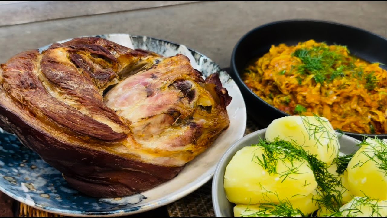 Troškinta kiaulienos karka “Bavariškai” su šviežiais troškintais kopūstais🍖