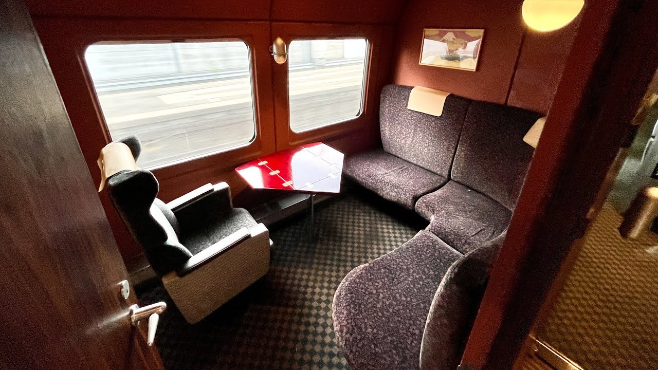 Trying Japan&rsquo;s Longest Distance Limited Express in the Only Private Compartment