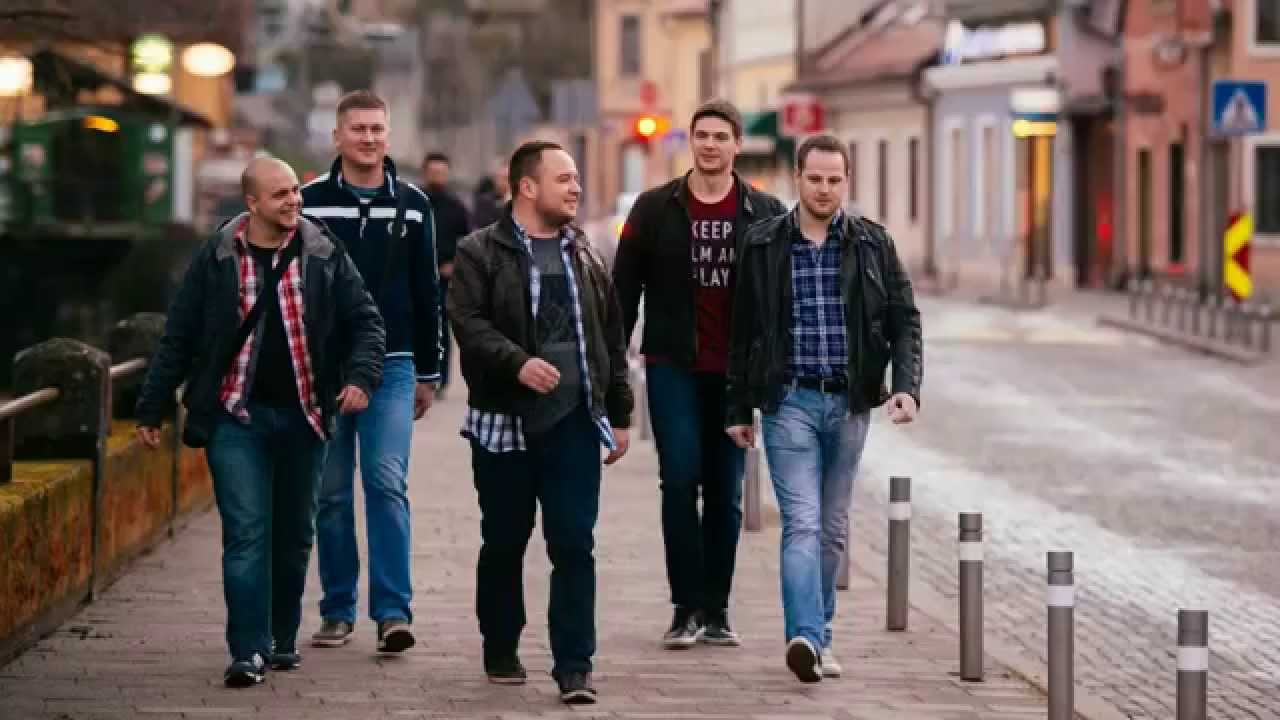 Grupa Loco - Lijepe žene prolaze kroz grad (cover)