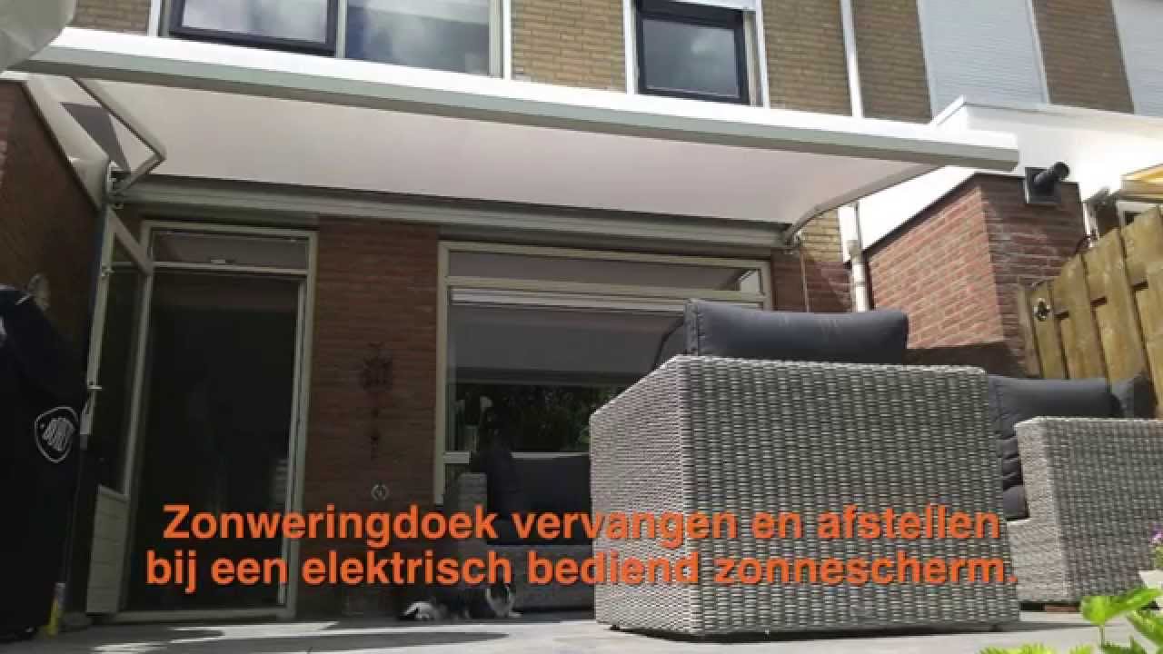Zonneschermdoek vervangen en afstellen bij een elektrisch bediend zonnescherm