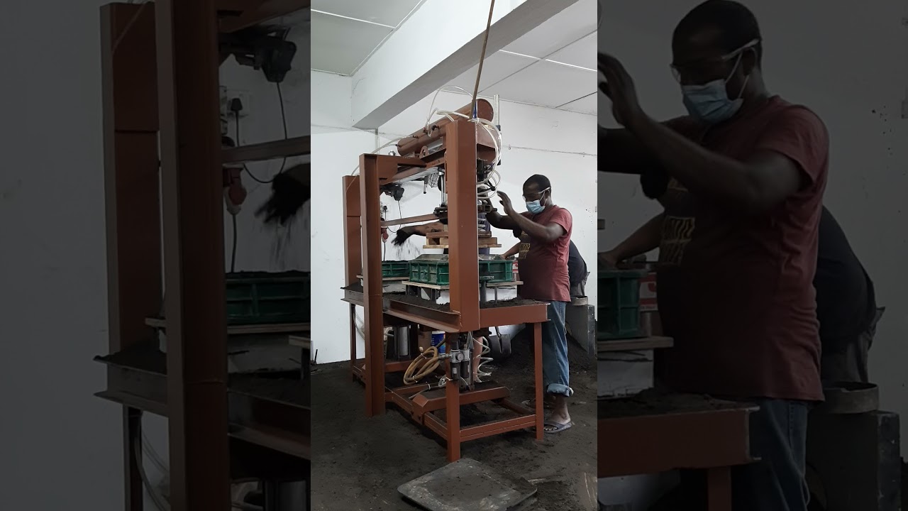 Semi auto sand moulding machine
