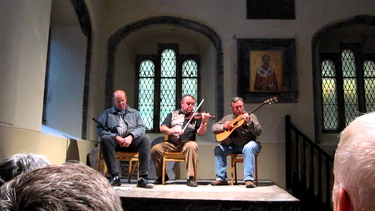 Gary Hastings, Seamus Quinn & Kevin Hough play flute, fiddle & guitar from www.tunesinthechurch.com