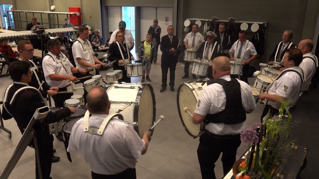 De laatste repetitie  van de drumband in Hamont