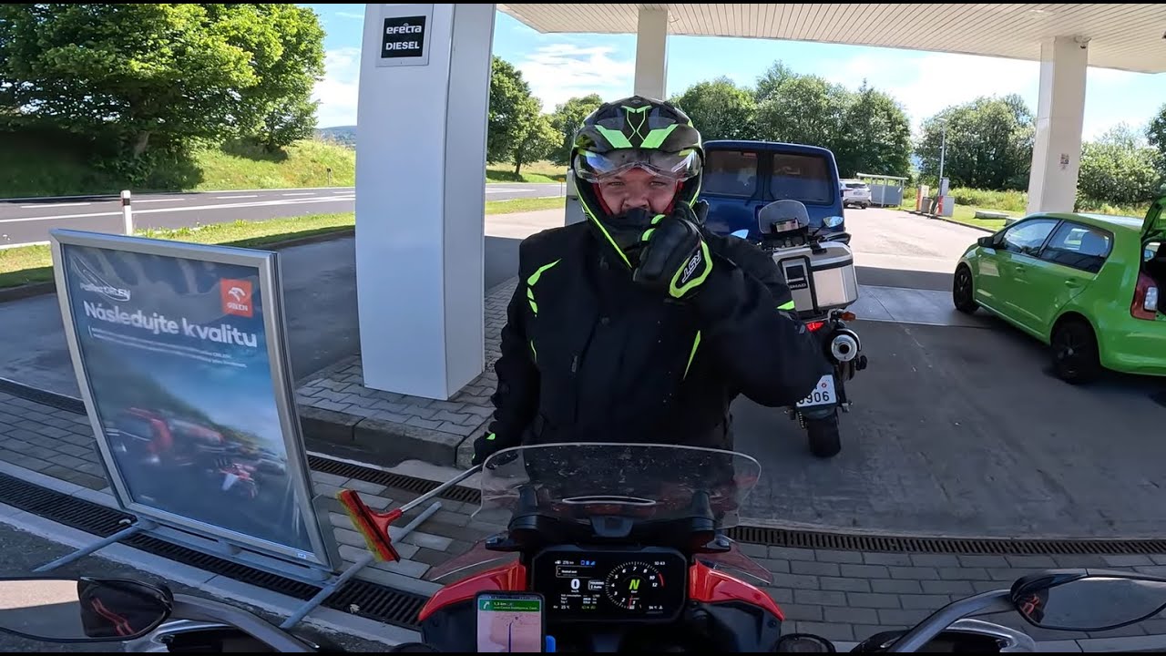Touláme se na motorkách po šumavských hvozdech part 2