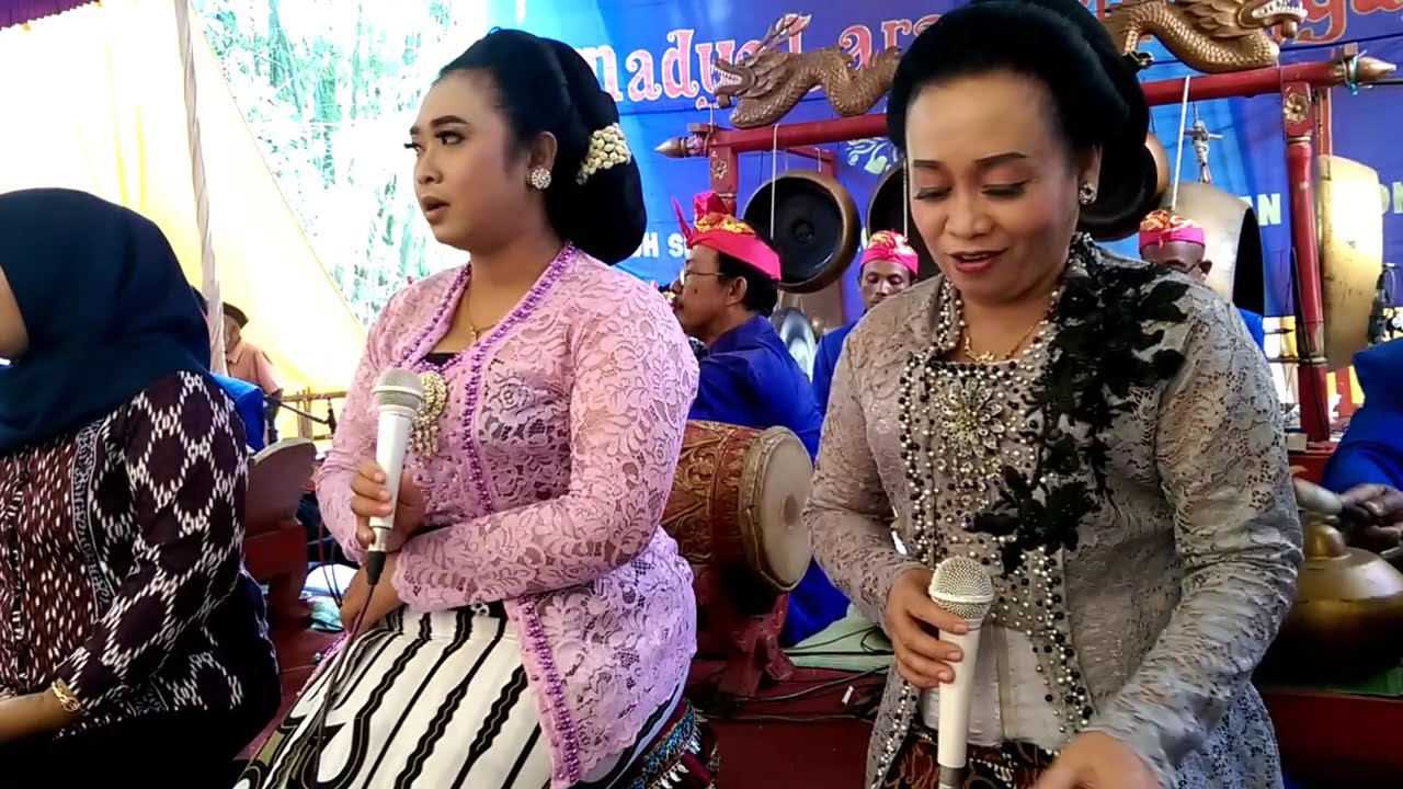 ladrang slamet ngiringi condro upocoro adat temu manten ponorogo