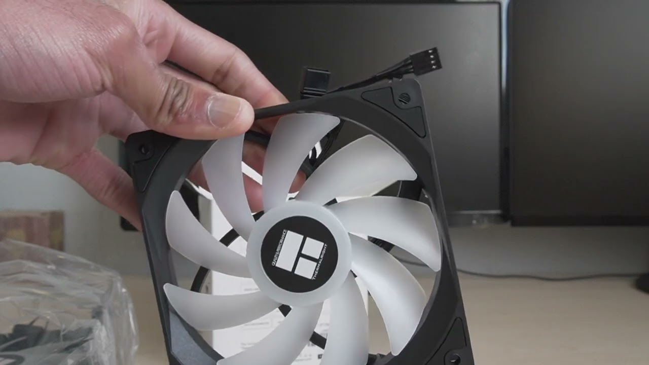 Déballage des Ventilateur Thermalright TL-C12C-S 120mm ARGB aux prix de 16,59 euro