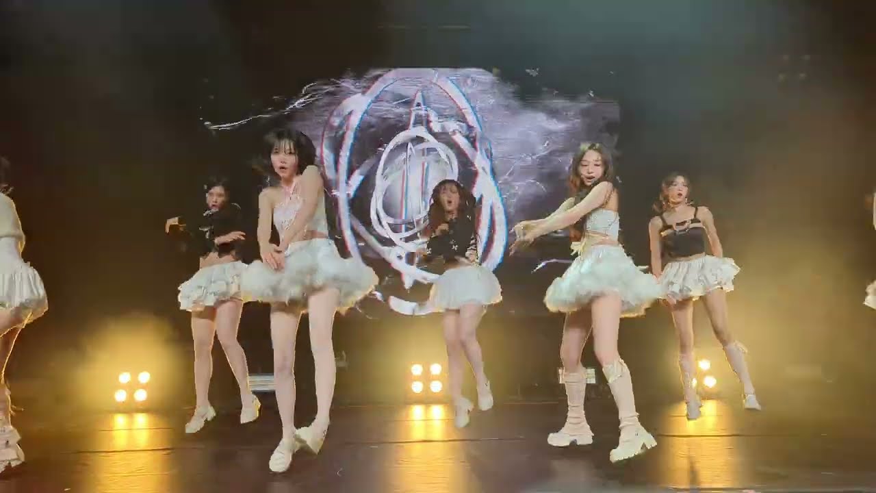tripleS (트리플에스) - Atmosphere | Orlando 250201 | Come True World Tour