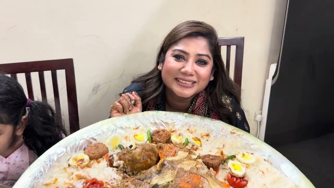 কত বড় খাসির ডালা এত বছর বয়সেও এত মজা করে খাইনি