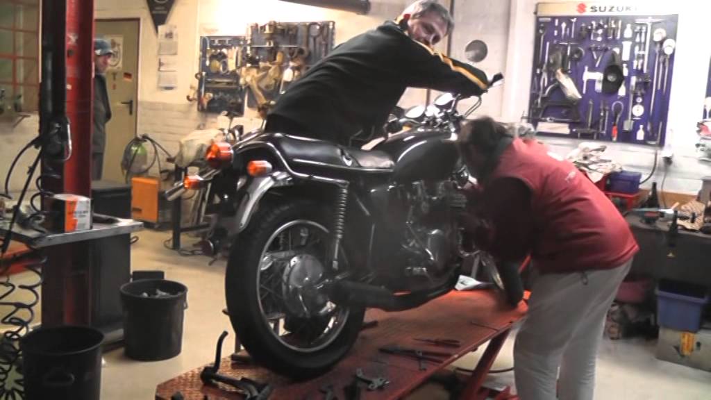 CB 550 Cafe Racer Hexenküche