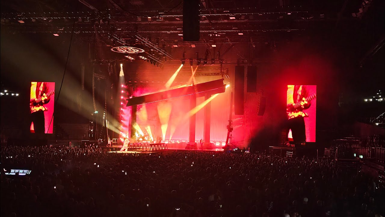 PARKWAY DRIVE - KILLING WITH A SMILE MEDLEY (live Zürich, 20 year anniversary tour)