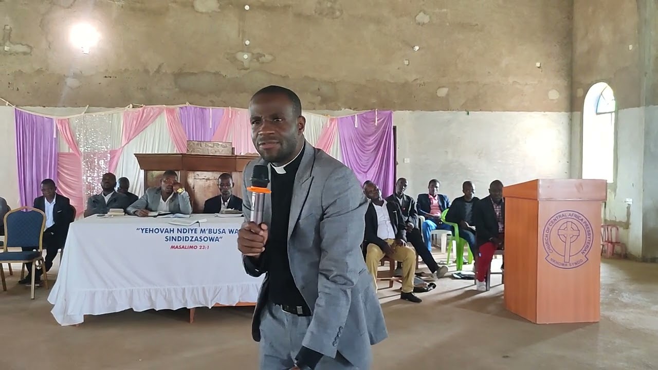 Rev. Alexander Kambiri preaching at Mthawira CCAP Church,  Malomo - Ntchisi.