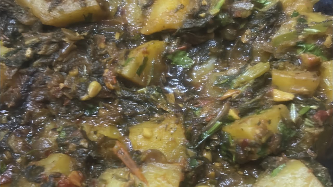 How to make #aloo palak #recipe #food #cooking #aloo 