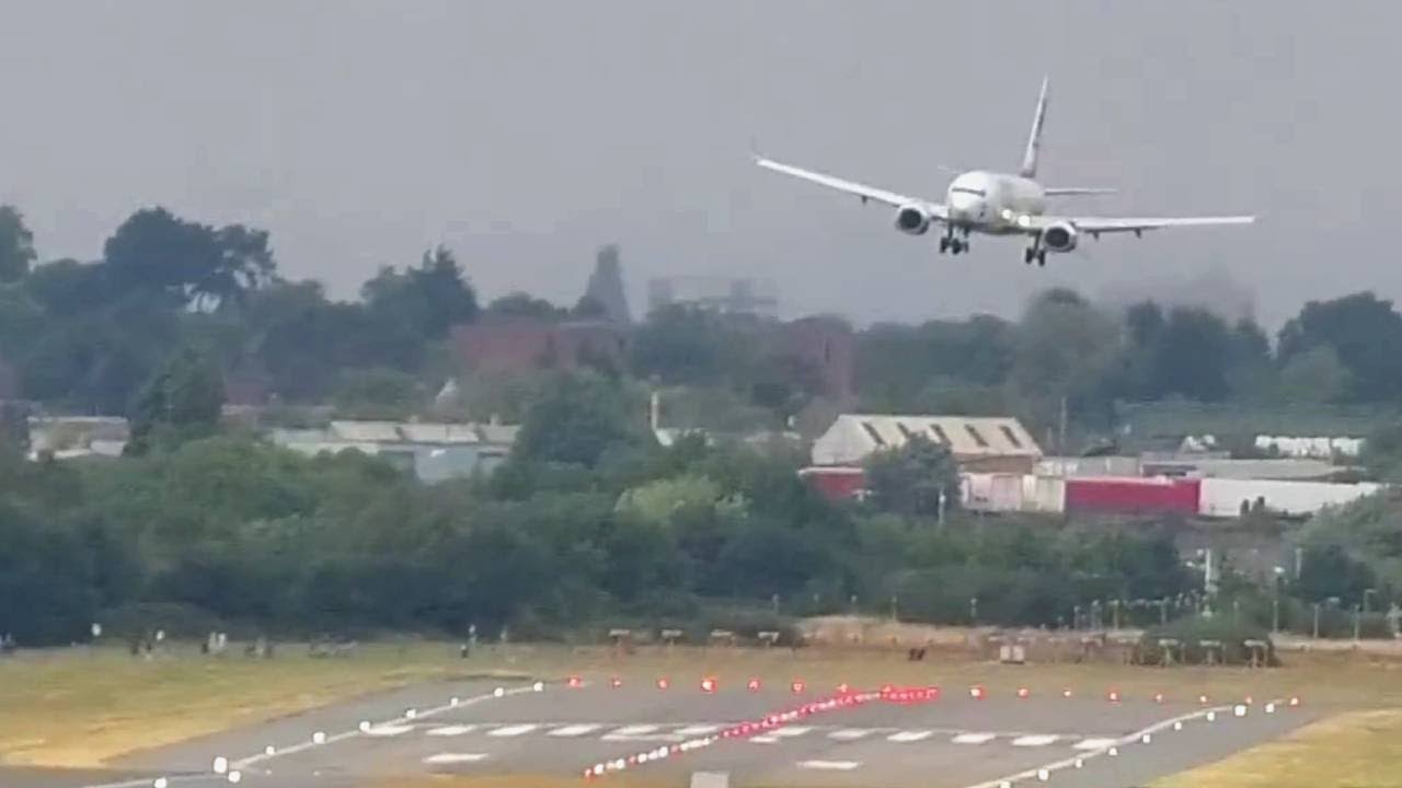 Boeing 737-800 vs STORM FLORIS 💨✈️ Birmingham Airport ( BHX )