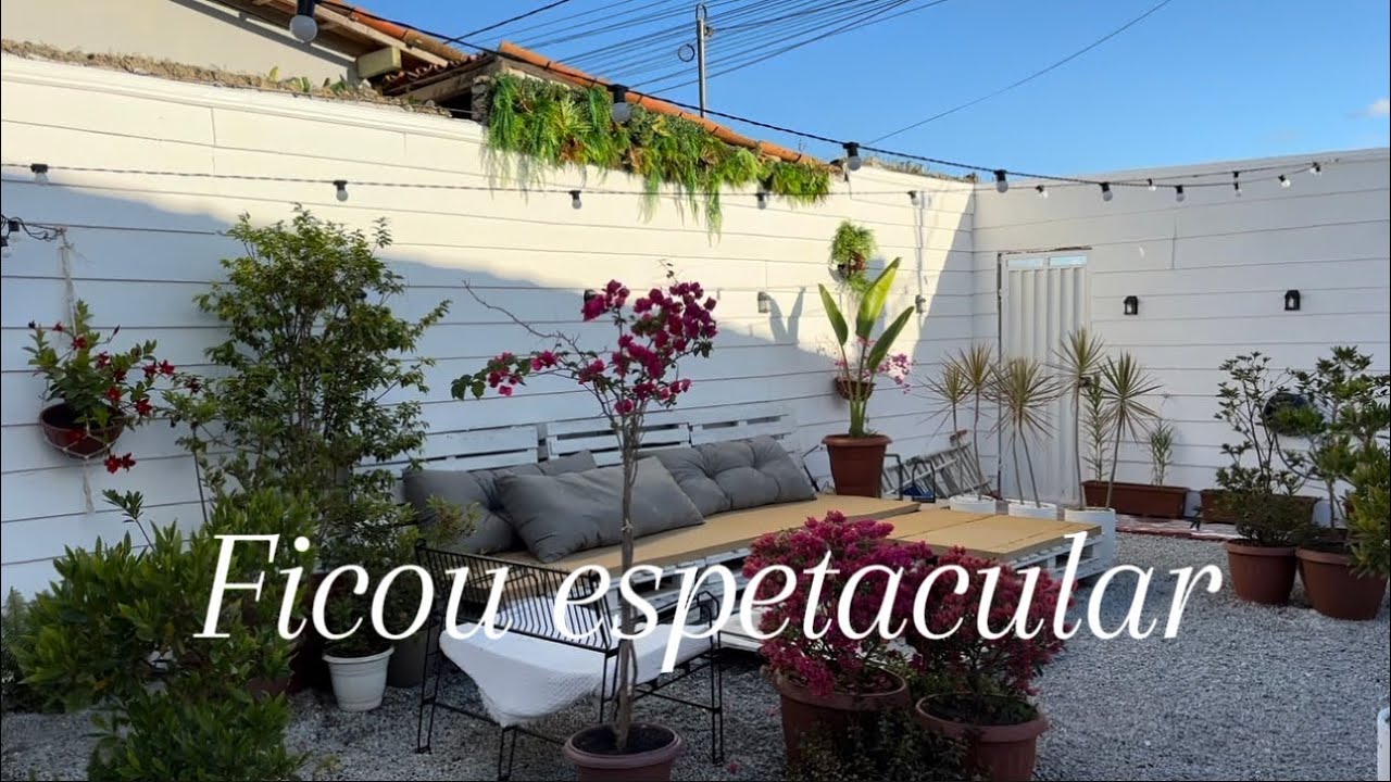 Finalmente terminei o muro, fiz clapboard em isopor no muro e ficou espetacular! 