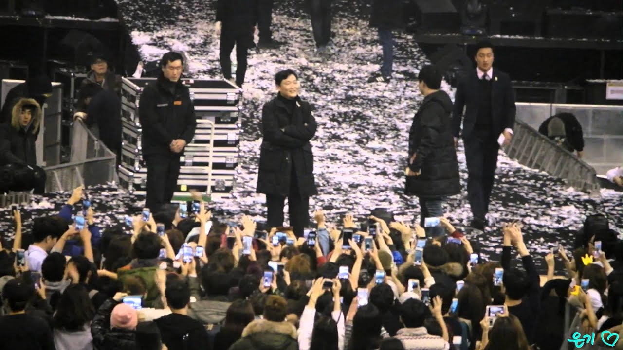 151226 싸이 콘서트 퇴근길 번외 무반주 앵콜 공연 챔피언