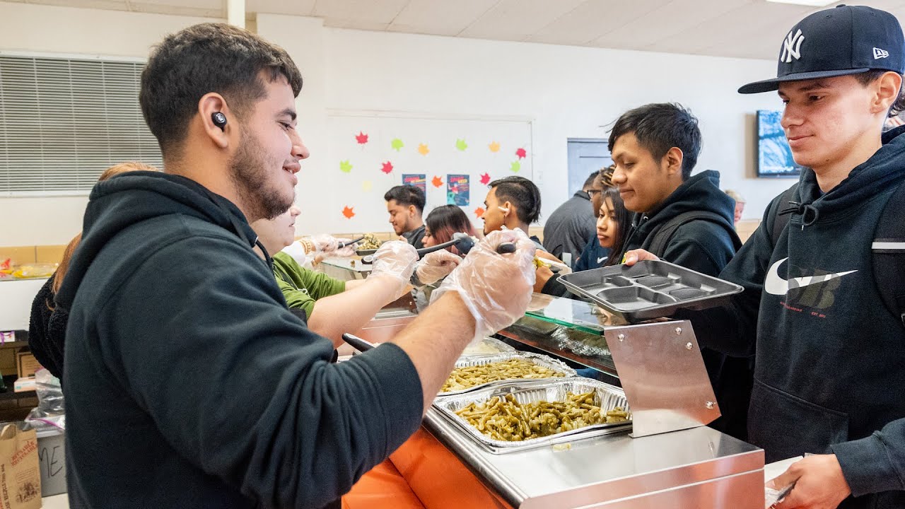 Fellowship at the Mountain View Thanksgiving Luncheon