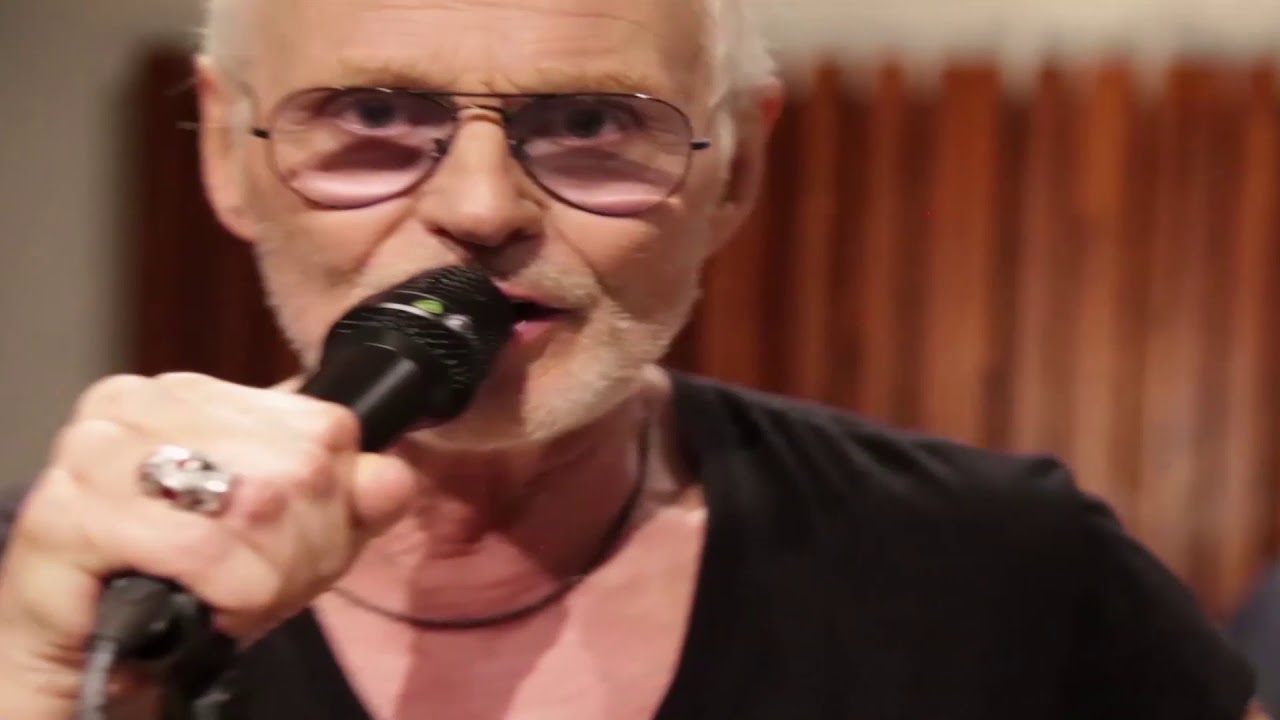 OFFICIAL VIDEO - Crackle and Hiss - Michael Des Barres & The Mistakes