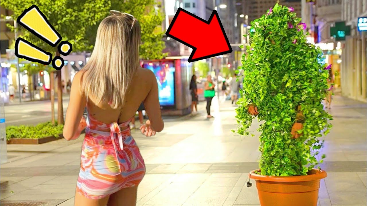 BUSHMAN PRANK: SCARING PEOPLE IN LEGANES !!!