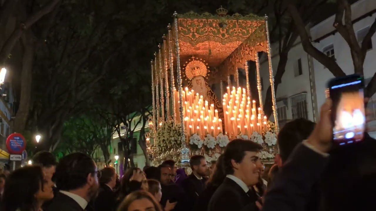 SEMANA SANTA JEREZ 2025. Viernes Santo. La Soledad por la Porvera con 'Esperanza de la Yedra'