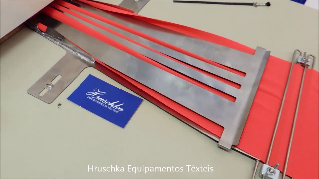 Aparelho fazer pregas em máscaras Fone/whats +55 47 99625-8790 (apparatus for making mask)