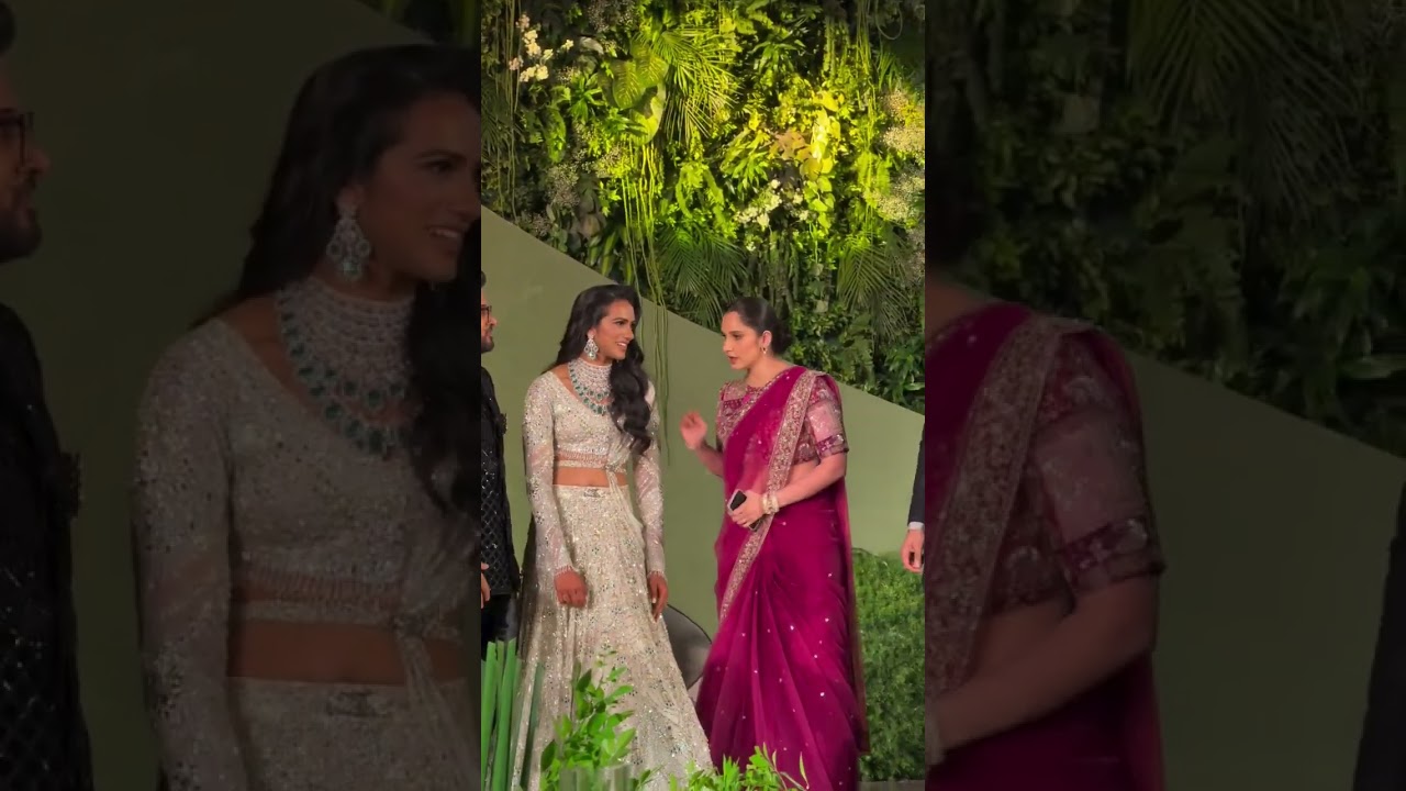 Sania Mirza ATTENDS PV Sindhu's reception in Hyderabad 😍 #pvsindhu #saniamirza