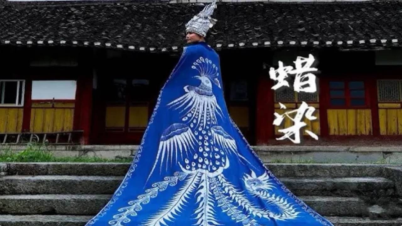 Time agarwood, batik flowing charm - Chinese intangible cultural heritage batik.