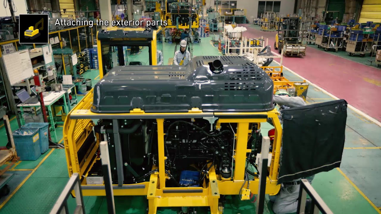 People Who Make The PC200i Hydraulic Excavator