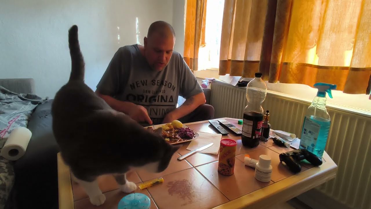 #124 Gulasch mit Klößen und Rotkohl 