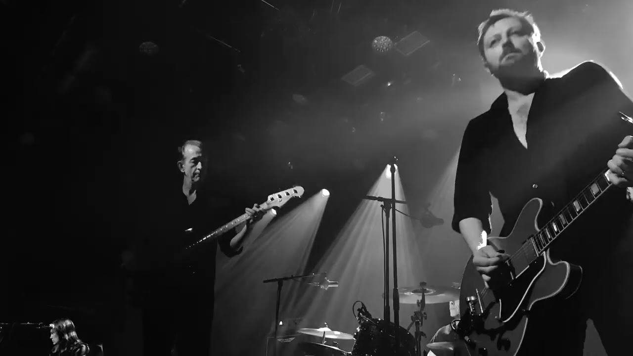 Suede, 'What am I Without You?' @ Melkweg, Amsterdam, 8.10.22