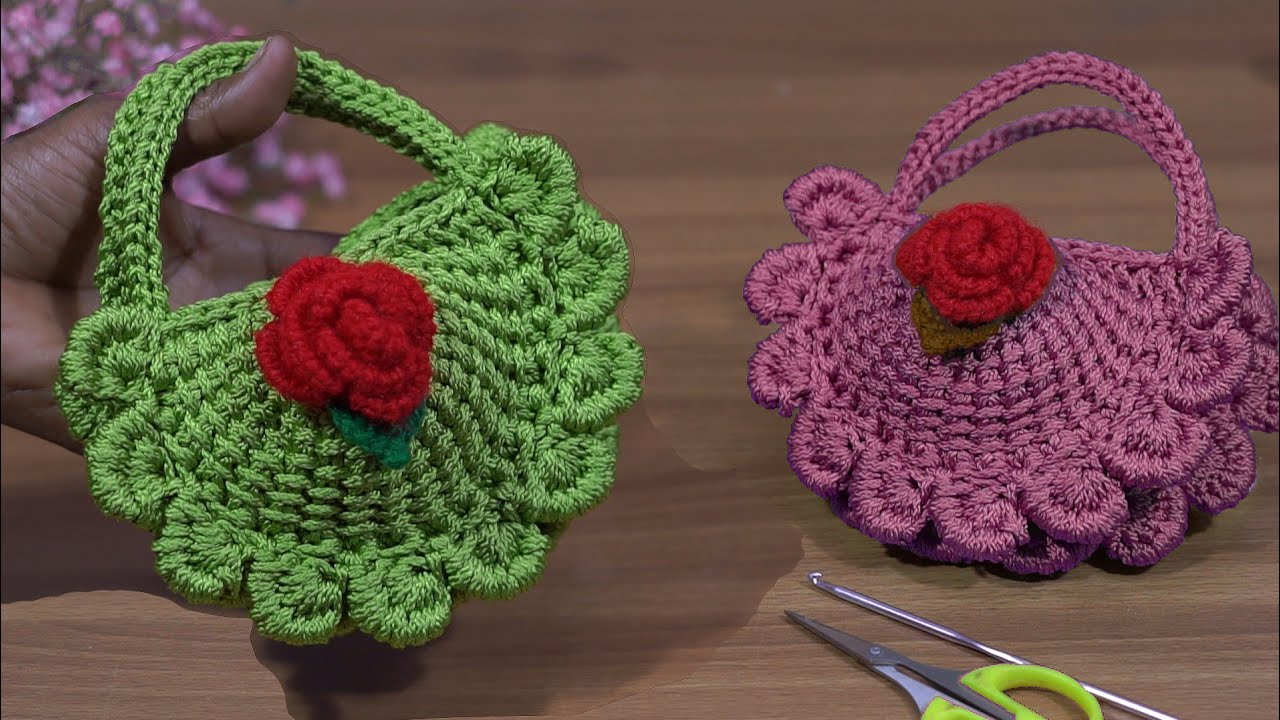 💕So beautiful💕So elegant just looking like a wow!!! Crochet knitting mini bag👛#miniçanta #knitting