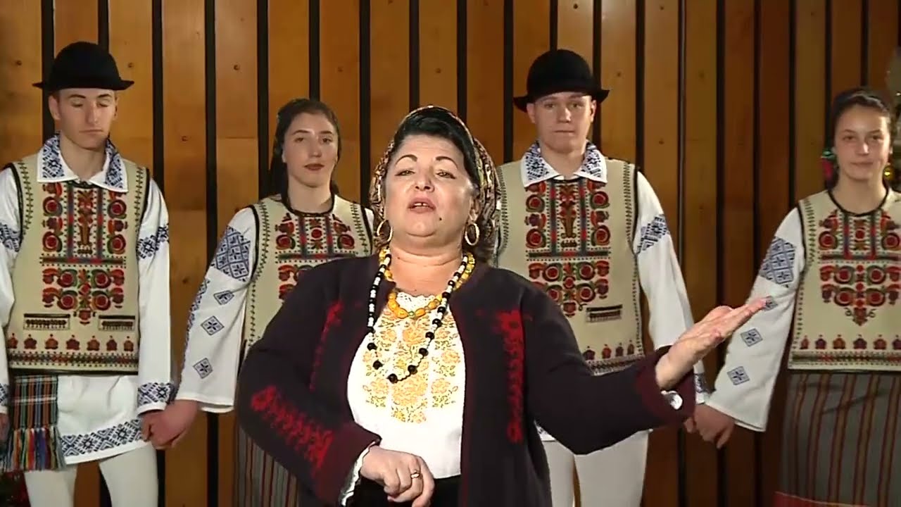 PETRONELA RADU    SĂ JUCĂM O CORĂGHEASCĂ