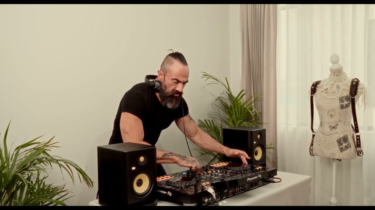 Javier Ferrera | Aurora Radio #02 (Techno, Hard Groove)