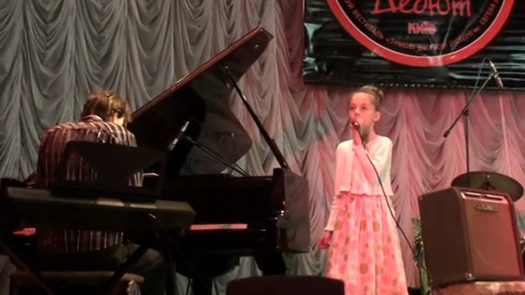 Fly me to the moon on jazz debut !
