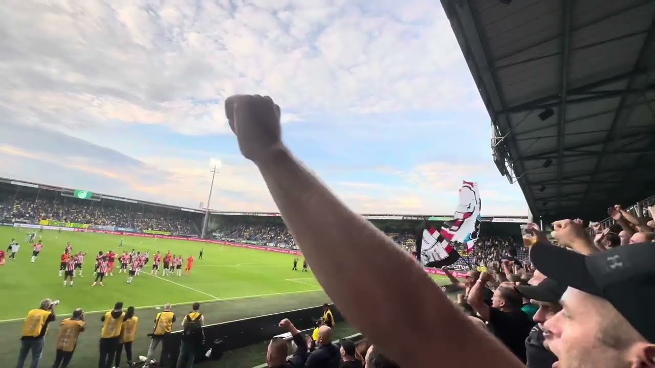 [Chant/Song] Toen ik werd geboren, gaf ons pap me mee..𝐏𝐒𝐕 𝐇𝐄𝐄𝐋 𝐎𝐍𝐒 𝐋𝐄𝐕𝐄𝐍 𝐋𝐀𝐍𝐆 : Fortuna Sittard-PSV