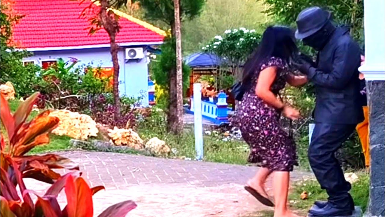 Kompilasi prank patung..!! Kumpulan kagetnya orang-orang yang penasaran part_2
