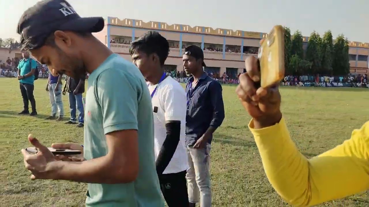 মঙ্গলপুর হাই স্কুল মেয়েদের ফুটবল খেলা প্রথম মেয়েদের খেলা এই হাই স্কুল ময়দানে কেমন খেলতে দেখো