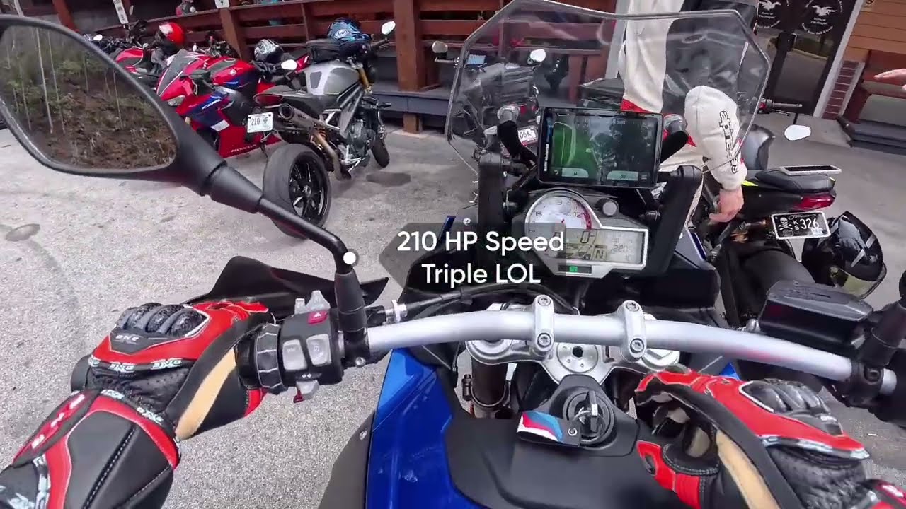 2UP on BMW S1000XR Chasing Down 